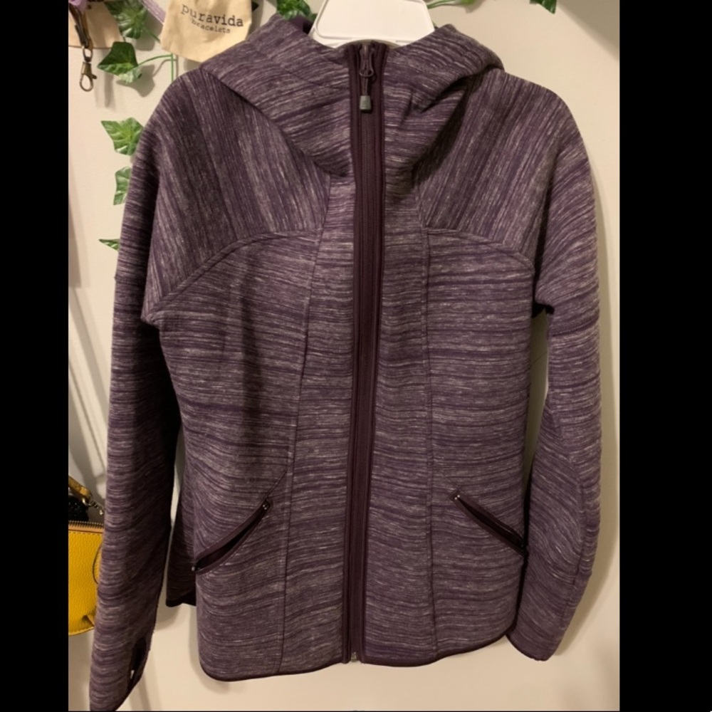 Never Worn Avalanche Outdoor Company Women’s Running Jacket